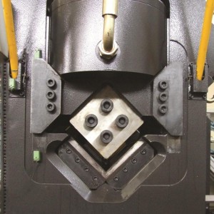 BL2020C BL1412S Mașină de forfecare cu poansonare de marcat CNC unghi de fier7