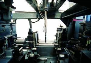 Mesin Bor Tiga Dimensi Balok CNC8